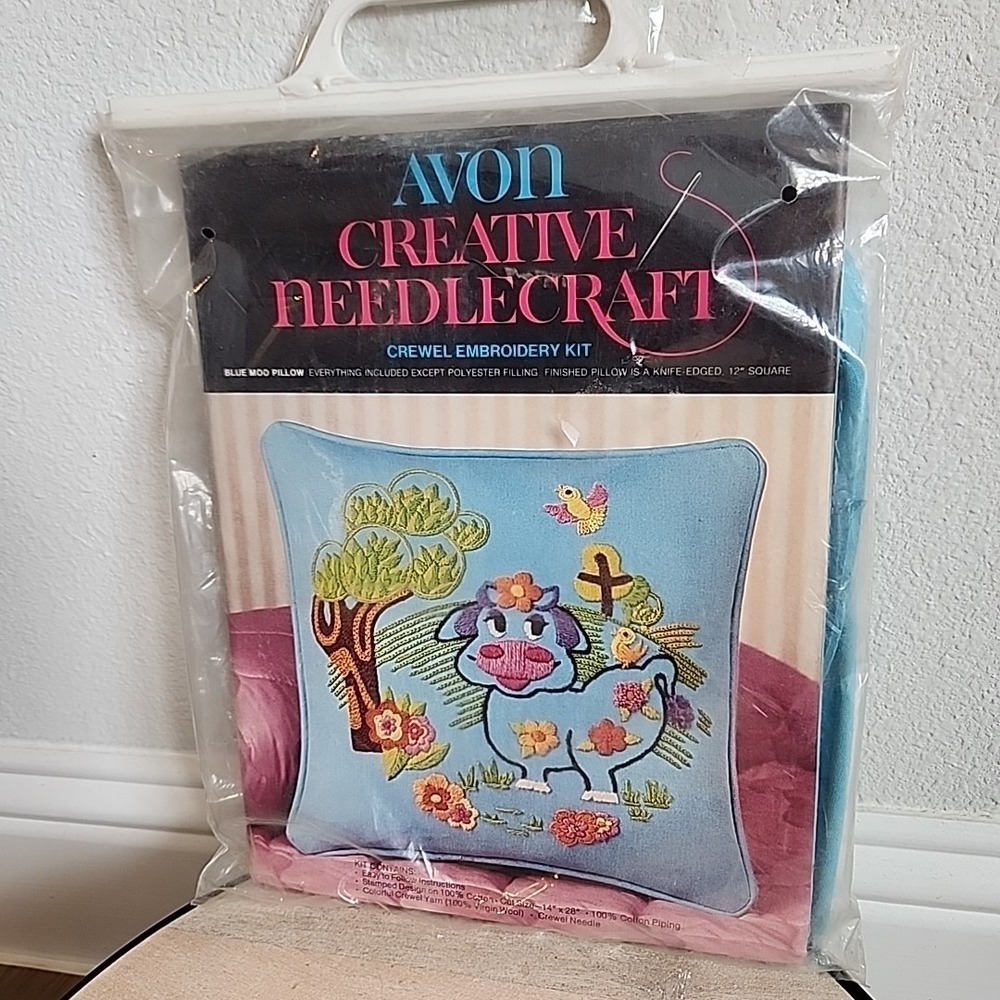 Vintage Avon Creative Needlecraft Blue Moo Cow Pillow Crewel Embroidery Kit 1973
